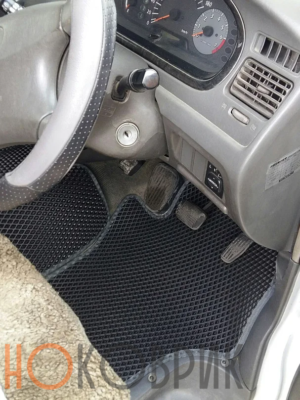 Автомобильные коврики ЭВА (EVA) для Toyota Town Ace Noah V правый руль (4WD) (2 ряд сидений цельный) 1996-2001 